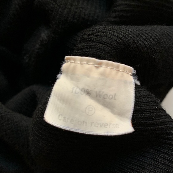 Vince. Soft 100% wool ribbed button down - Picture 5 of 6